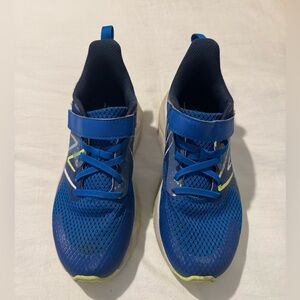 New Balance Kids Blue and Yellow Sneakers size 2